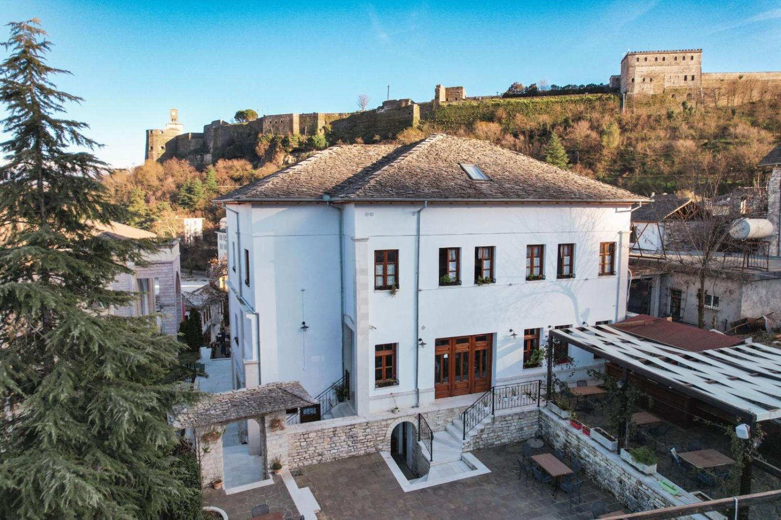 Hotel Bineri Gjirokastër Exterior foto