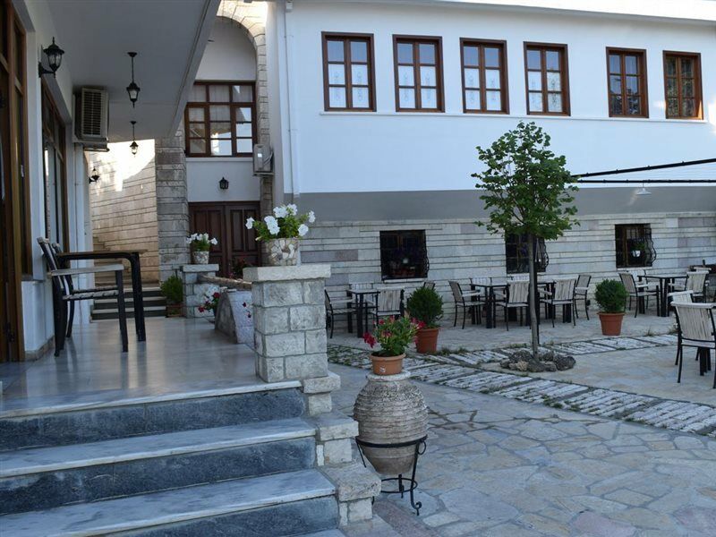 Hotel Bineri Gjirokastër Exterior foto